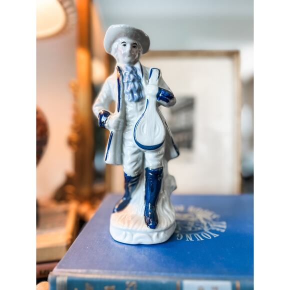 Blue &‎ White Musician Figurine - Picture 2 of 4